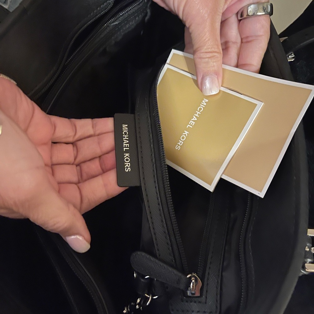 Michael Kors Elegant Black Tote - Picture 2 of 6